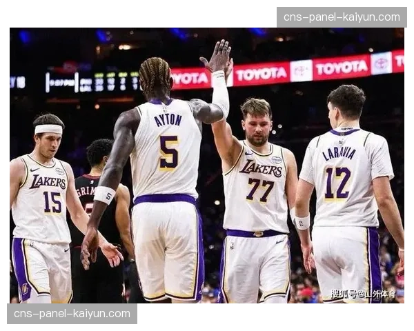 消息：湖人主场不敌国王，季后赛附加赛席位岌岌可危